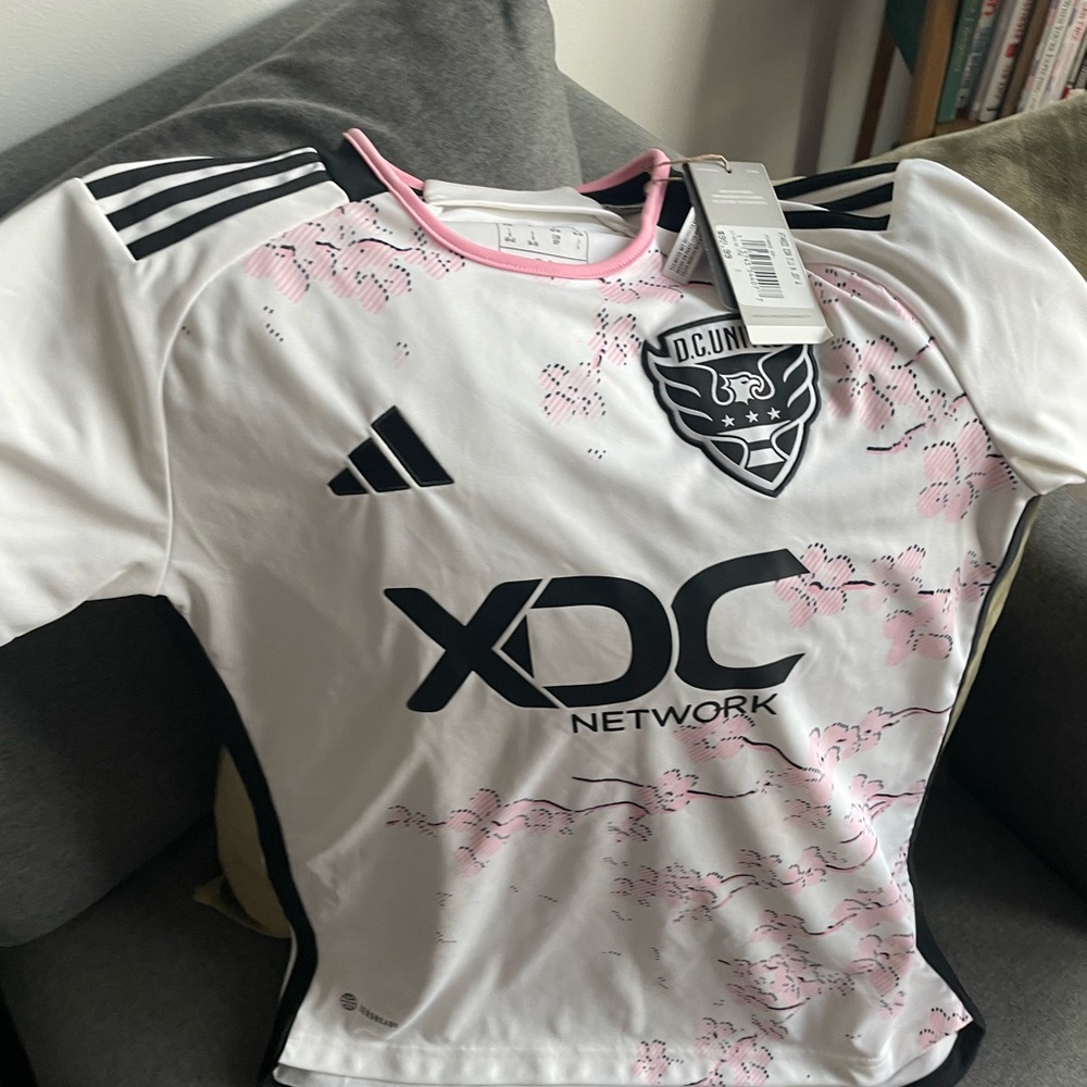 DC United Jersey - White and Pink